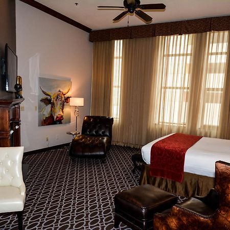 Des Lux Hotel Де-Мойн Экстерьер фото