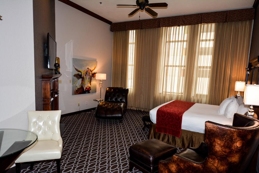 Des Lux Hotel Де-Мойн Экстерьер фото