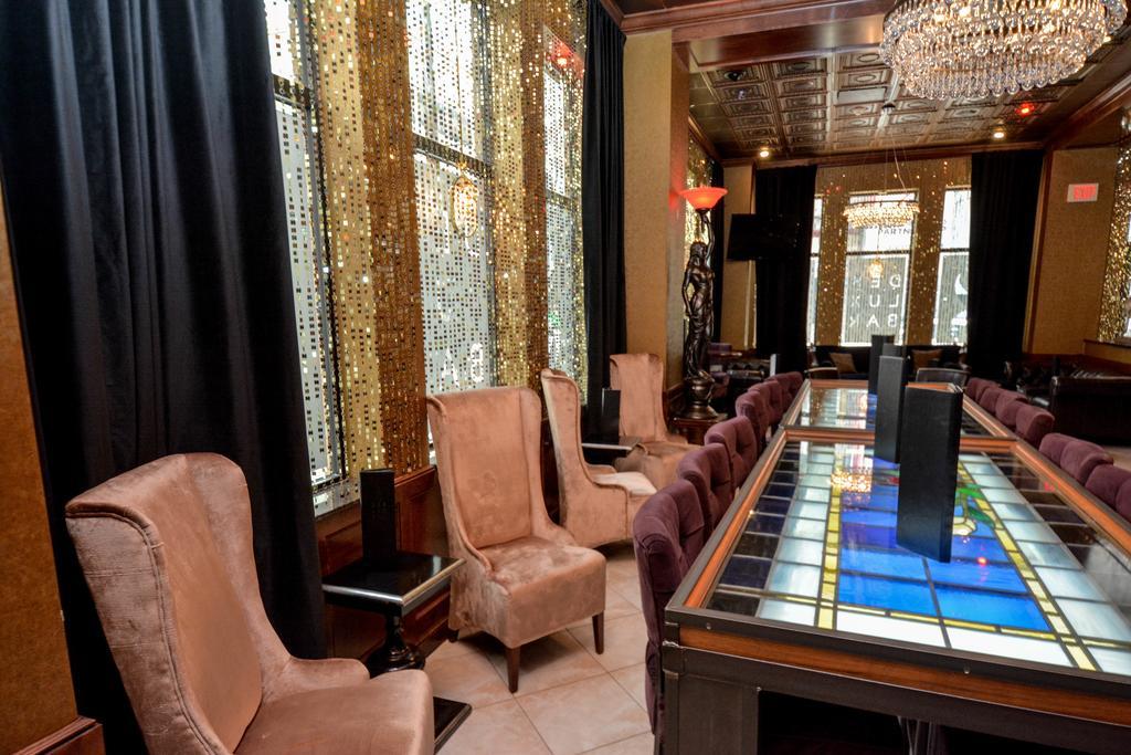 Des Lux Hotel Де-Мойн Экстерьер фото
