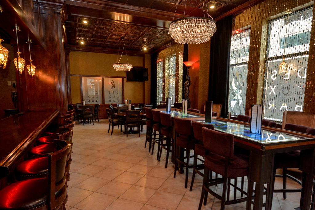 Des Lux Hotel Де-Мойн Экстерьер фото