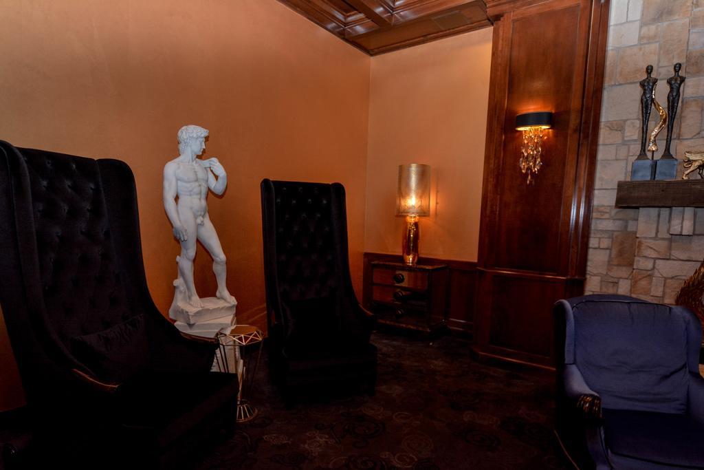 Des Lux Hotel Де-Мойн Экстерьер фото