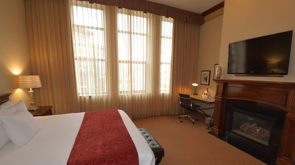 Des Lux Hotel Де-Мойн Экстерьер фото