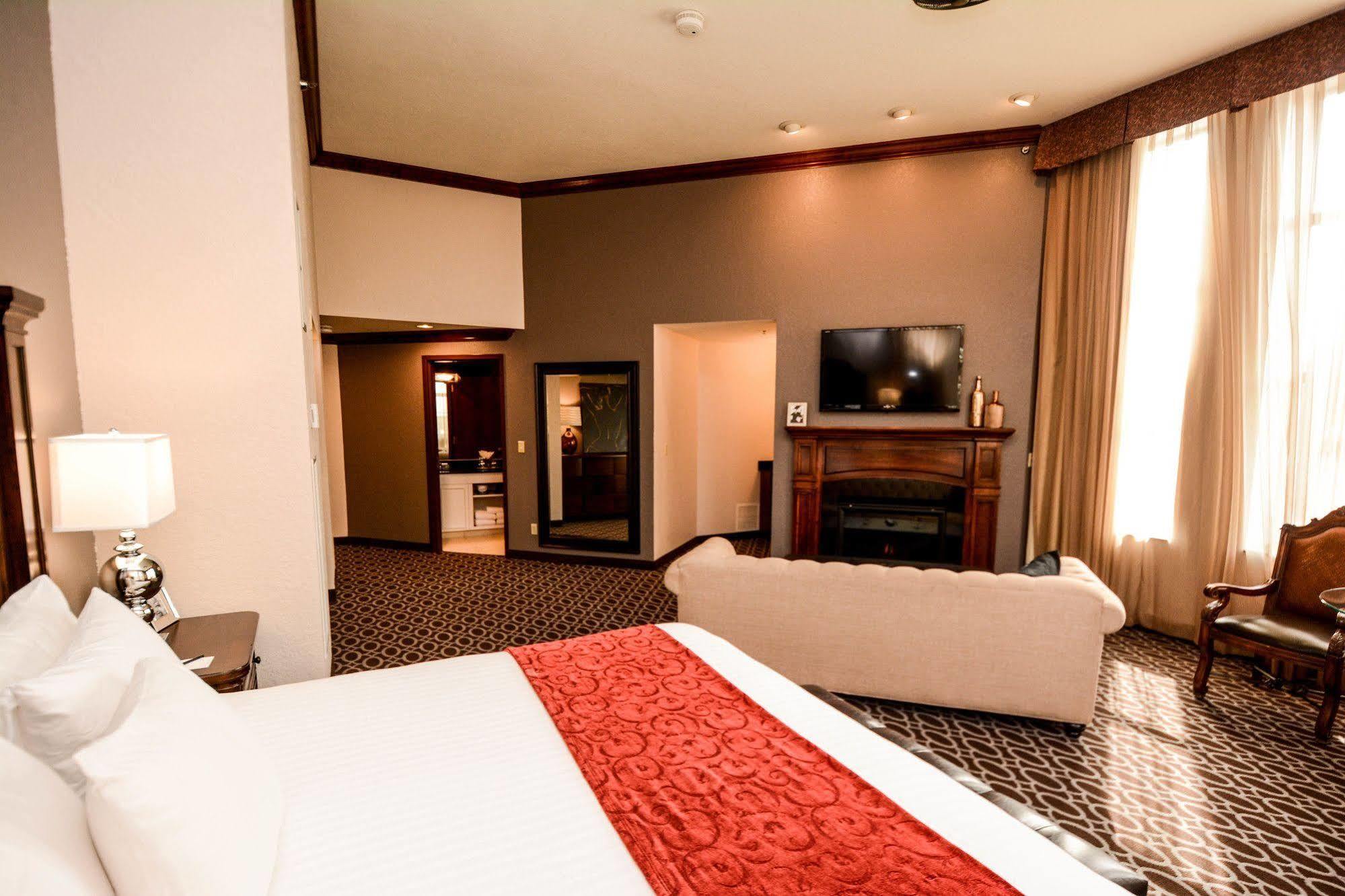Des Lux Hotel Де-Мойн Экстерьер фото