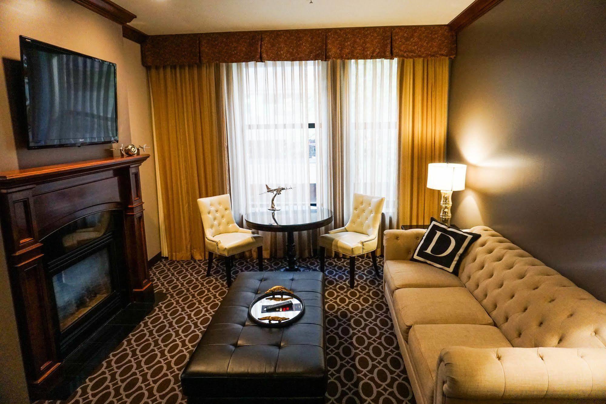Des Lux Hotel Де-Мойн Экстерьер фото