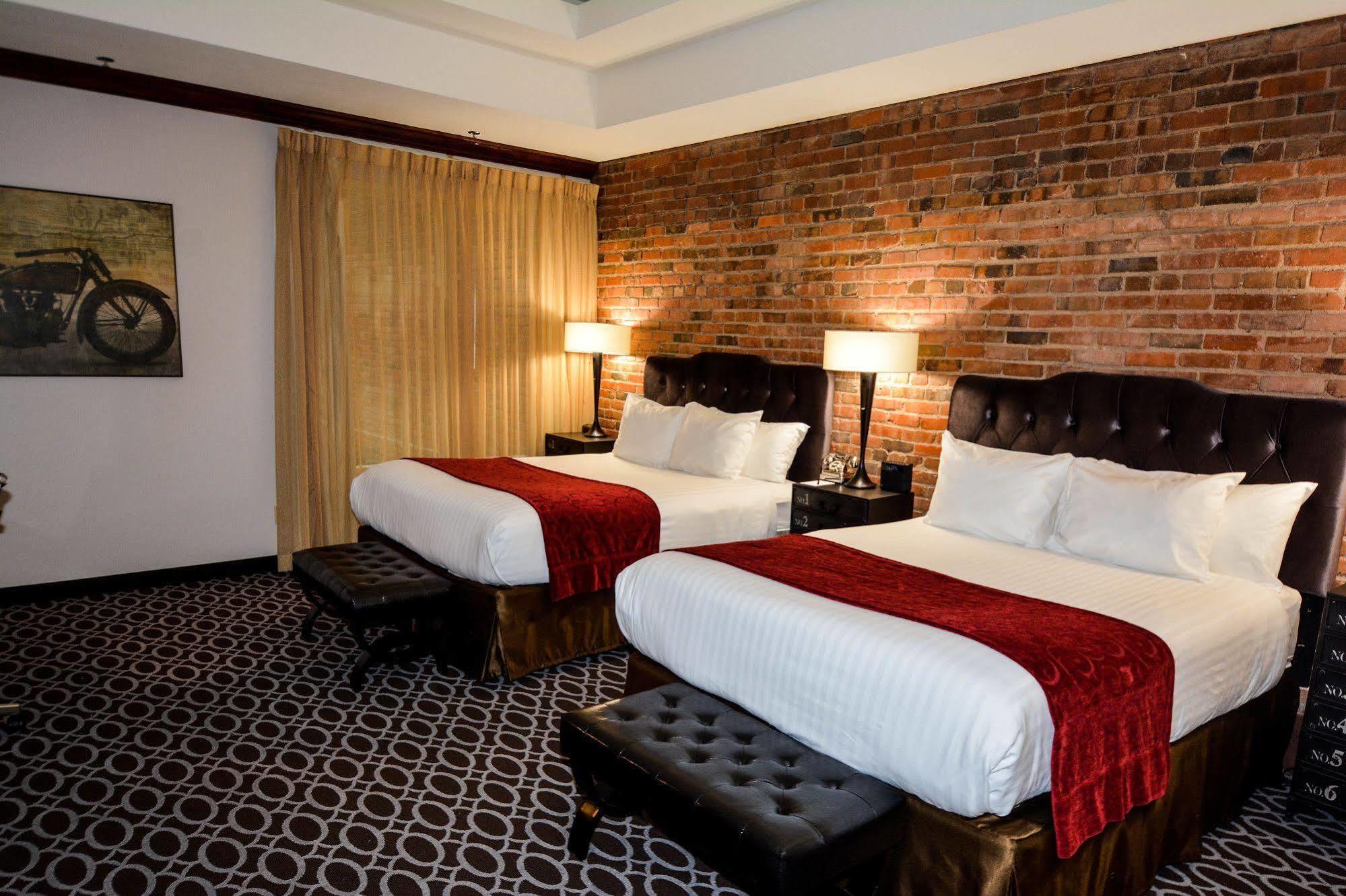 Des Lux Hotel Де-Мойн Экстерьер фото