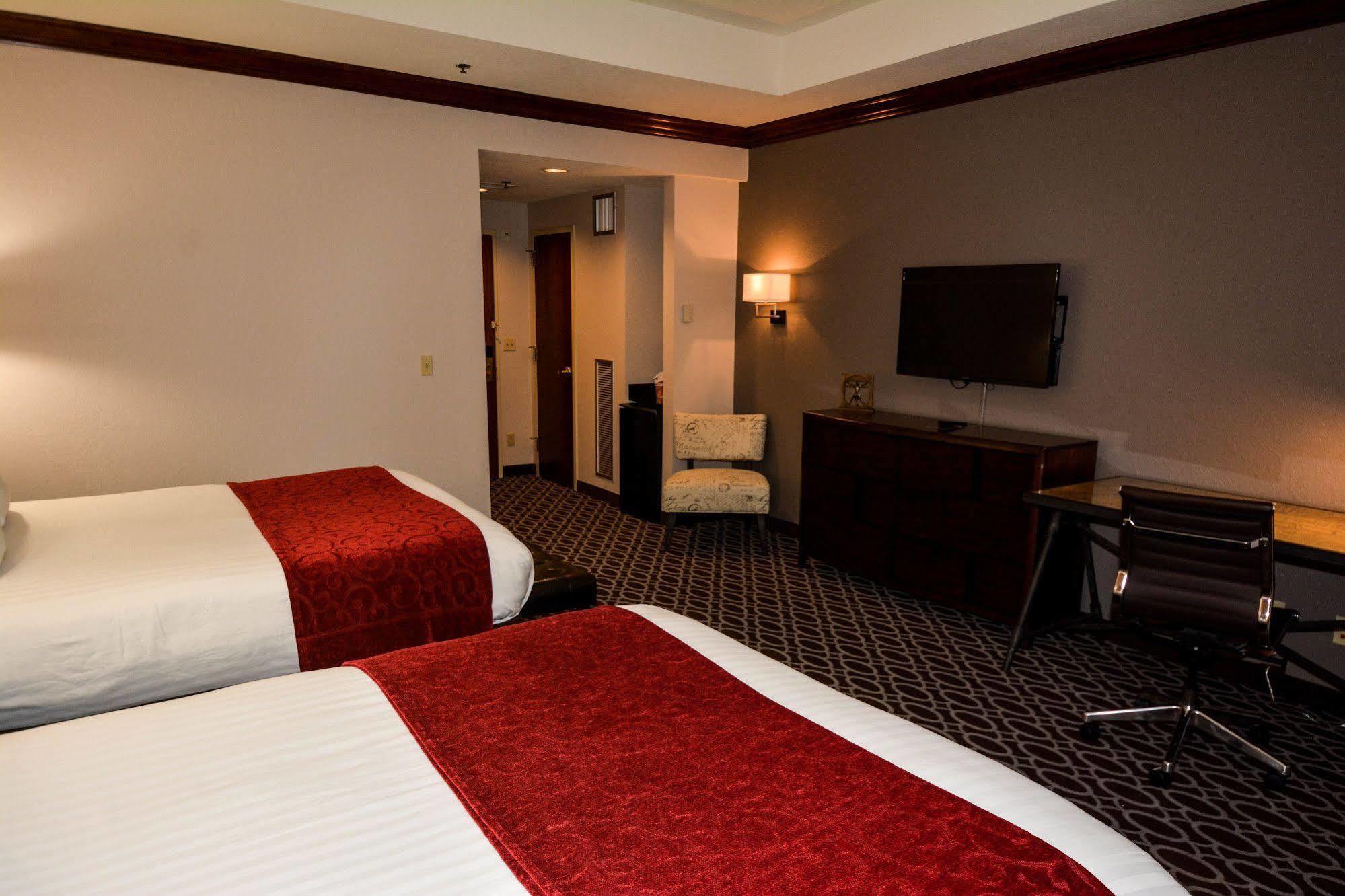 Des Lux Hotel Де-Мойн Экстерьер фото